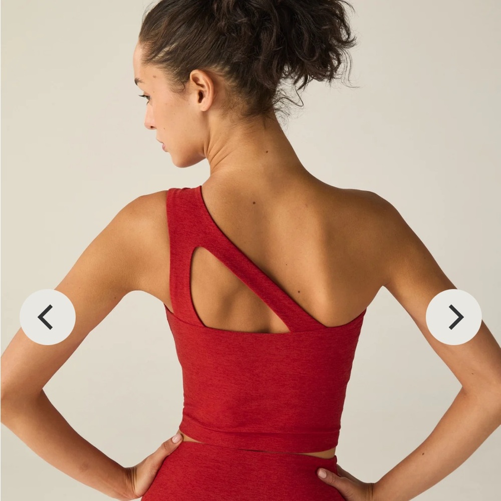 Brand new without tags beyond yoga top!
Perfect condition never worn